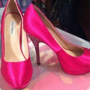 Steve Madden Pink Satin Heels Size 9